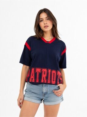 Teens Patriots NFL  Women’s Navy and Blue Jersey Top Size L